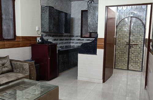 Pashim Vihar Apartment | Furnished Apt near Action Balaji Hospital Paschim Vihar