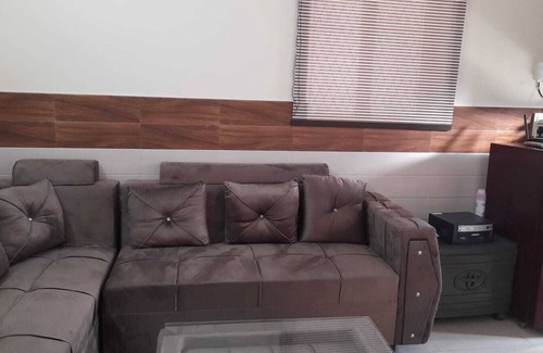 Pashim Vihar Apartment | Furnished Apt near Action Balaji Hospital Paschim Vihar
