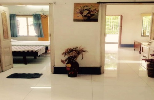 New Alipore Apartment | Furnished apt w. 2 bed rooms in New Alipore area