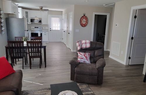 China Grove Apartment | FURNISHED Corporate Rental China Grove. 5 min to I85 & Hwy 29.