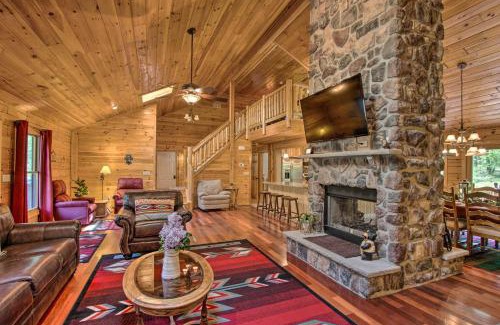 Albrightsville House | Furnished Deck, Hot Tub and Grill Poconos Cabin!