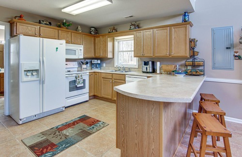 Rutherfordton House | Furnished Deck + Mtn Views: Rutherfordton Home