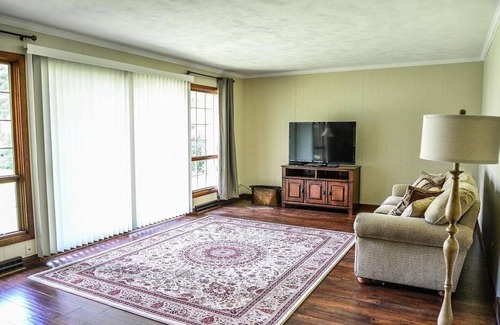Lima House | Furnished Home in quiet neighborhood close to everything 1 bedroom available