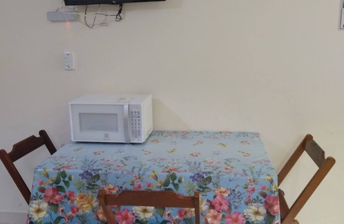 Ipiranga Apartment | Furnished kitchenette with swimming pool and leisure area nearby. the beach Martim de Sá
