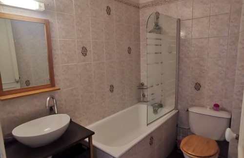 Quartier de France Apartment | Furnished rental in Vichy with private courtyard and parking space