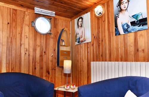 2nd Arrondissement Apartment | Furnished Studio on barge quay of the Saône, center, unusual, quiet, near train station