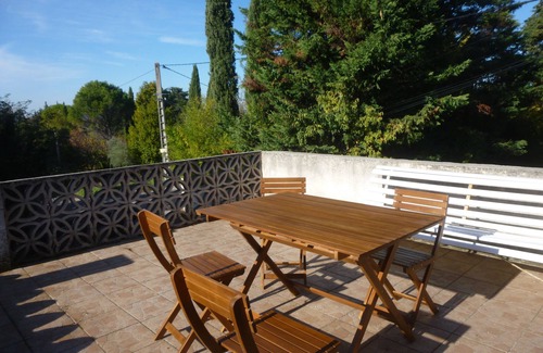 Lagnes Apartment | furnished studio overlooking the luberon
