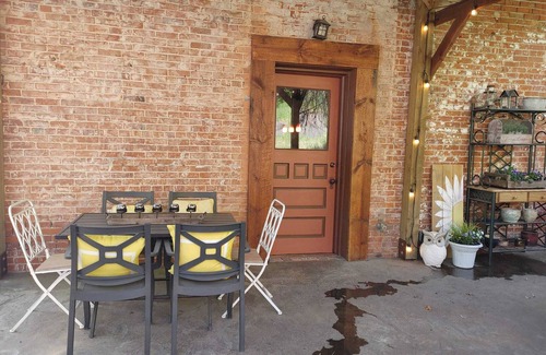 Kendrick House | Furry Tale Inn on Main Street in Kendrick, Idaho
