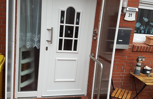 Emden Apartment | FW suitable for the disabled. Between the dikes