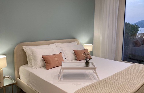 Arona Apartment | FWL Italian Romance on the Lake, with private garden!