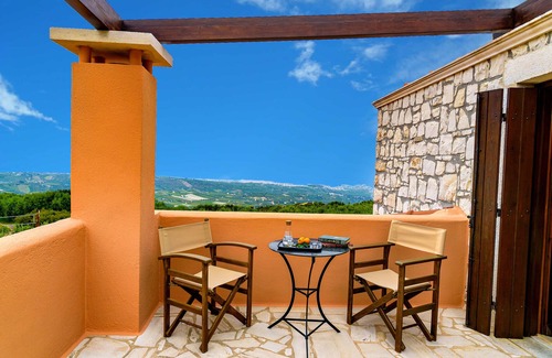 Kounavi Villa | Fyllosia Villa Part of Cretan Retreat