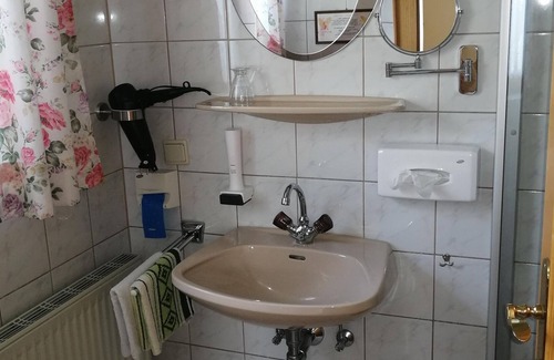 Feldkirchen in Kaernten Apartment | Gästehaus Maurer - Doppelzimmer mit Balkon
