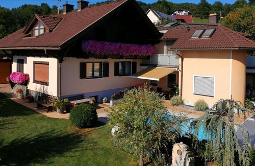 Feldkirchen in Kaernten Apartment | Gästehaus Maurer - Doppelzimmer mit Balkon