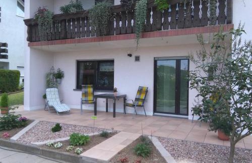 Momlingen Apartment | Gästehaus Natterer - FeWo 1