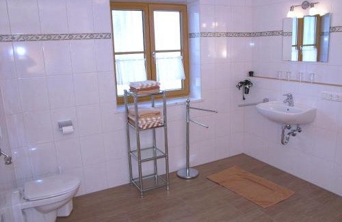 Lenggries Apartment | Gästehaus Weissenbauer