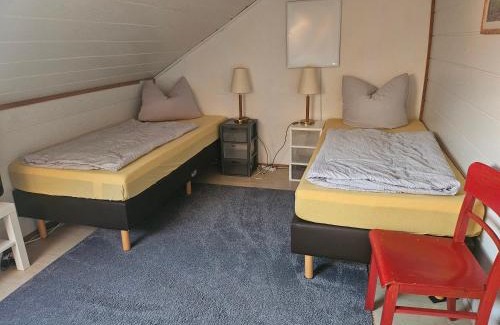 Unterallgau Apartment | GästeZimmer im Altbau Dachgeschoss mit kleinem Bad WLAN, TV und Parkplatz