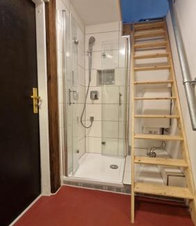 Nordwestliche Außenstadt Apartment | Gästezimmer mit Himmel-Blick 4 Two