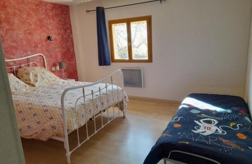 Brens House | Gîte à la campagne avec jardin et piscine