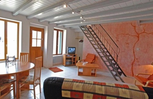 La Puye House | Gîte à LA PUYE - FR-1-541-63