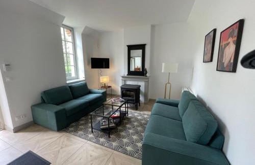 Boulleret House | Gîte 19e s., jacuzzi, Loire, 6 pers. - FR-1-586-61