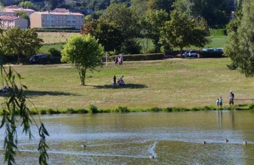 Apinac House | Gîte 3 épis avec BBQ, Wi-Fi, Animaux acceptés, 4 pers. - FR-1-496-122