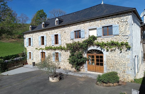 Sevignacq-Meyracq House | Gîte 4 en Vallée D'ossau, Avec Piscine et Parc Arboré. Idéal Pour les Familles