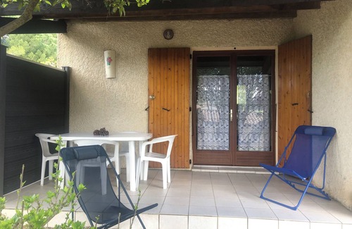 Saint-Martin-d'Ardeche House | Gîte 4 Personnes au Calme à St Martin D'ardèche