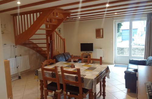 Rostrenen House | Gîte 5 Personnes en Centre Bretagne, Avec Piscine Exterieure Chauffée et spa
