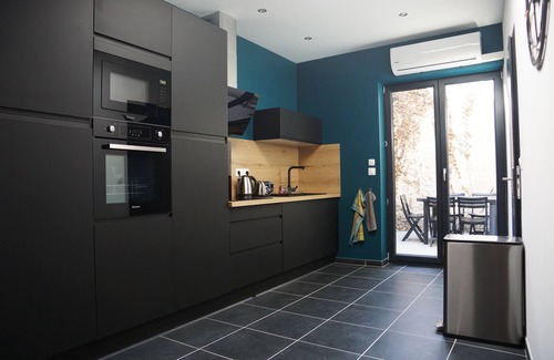 Tourcoing House | Gîte 8P rénové luxe - clim - PS4 à 15' de Lille center