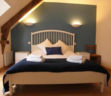 Les Champs-Geraux House | Gîte Abricot - Les Gîtes de la Lohuas