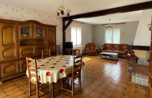 Artenay House | Gîte au cœur d'Artenay – 3 chambres, tout confort, à 25 min d'Orléans, proche commerces et musées - FR-1-590-123