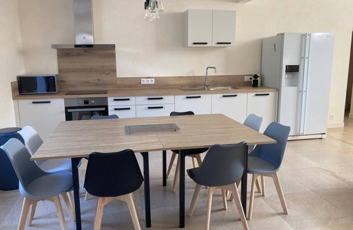 Bully House | Gîte au Cœur du Beaujolais, Dans un Domaine Viticole