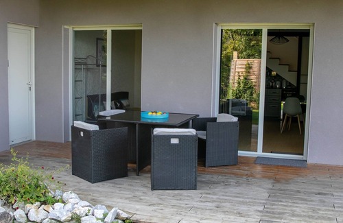 Saint-Cassin House | Gîte Avec Piscine Privée à L'intérieure, Jacuzzi & Sauna