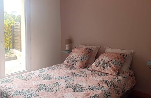 Graces Cottage | Gîte Bien Situé, mer à 30 mn, Terrasse Couverte