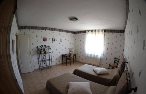 Saint-Jean-le-Comtal House | Gîte Cap D'aouba