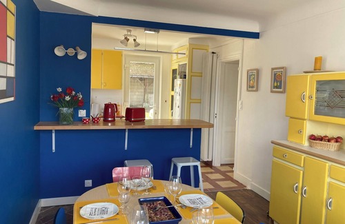 Samoussy House | Gîte Carré Vintage: Play with time! House + garden, near Laon/Reims/A26