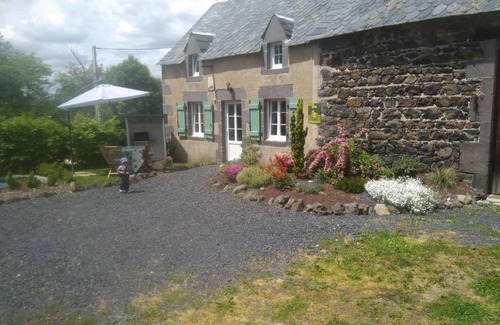 Olby House | Gîte Chez Antoine et Gîte de la Sioule