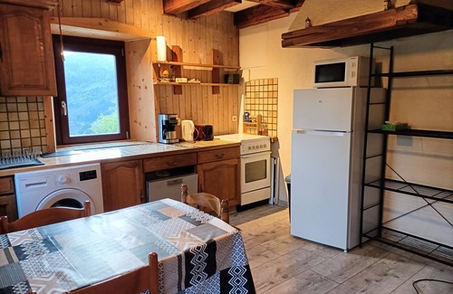 Saint-Andre-de-Boege Apartment | Gîte "chez loan" in a charming house in the Vallée Verte
