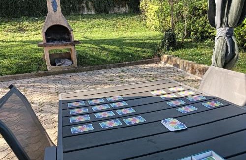 Feyzin House | Gîte climatisé à 15 min de Lyon avec jardin privé