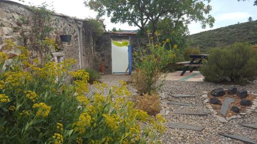Fraisse-des-Corbieres Apartment | Gîte dans ancienne bergerie en pleine garrigue