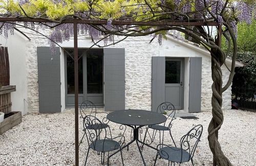 L'Isle-sur-la-Sorgue House | Gîte Dans un Mas Provencal Avec Piscine, 3km du Centre de L'isle-sur-la-sorgue