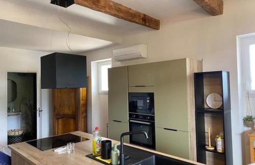 Saint-Andiol House | Gîte dans un mas Provençal - L'Oustalet