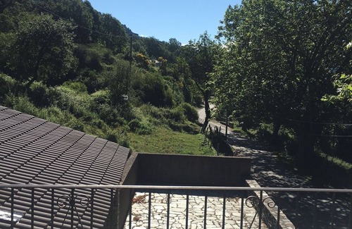 Matra Apartment | Gîte de 4 Personnes Dans une Maison en Pierre de Pays