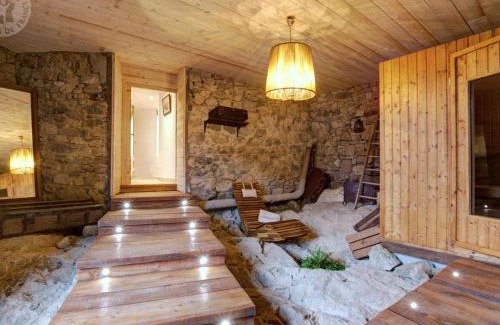 Jure House | Gîte de Charme avec Piscine, Spa et Sauna, 5 Chambres, Jardin Privé et Équipements Modernes - FR-1-496-311