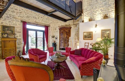 Jure House | Gîte de Charme avec Piscine, Spa et Sauna, 5 Chambres, Jardin Privé et Équipements Modernes - FR-1-496-311