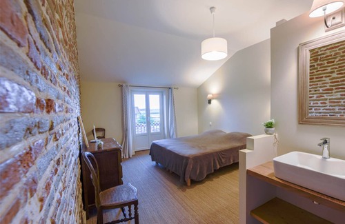 Castelsarrasin House | Gîte de groupe Manzana - sleeps 22