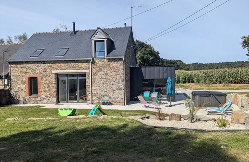 Ploeuc-l'Hermitage House | Gîte de la petite clairière with private Jacuzzi