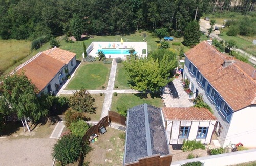 Luze House | Gîte Domaine de Villevert Piscine, Sauna spa Pétanque Volley