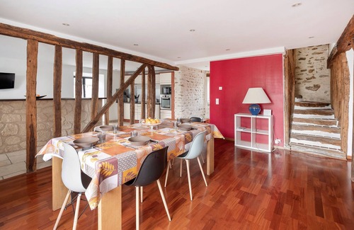 Reau Apartment | Gîte du Clocher - Appt 6p avec terrasse