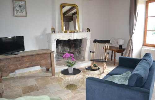 Cravant-les-Coteaux House | Gîte du Domaine de Nueil